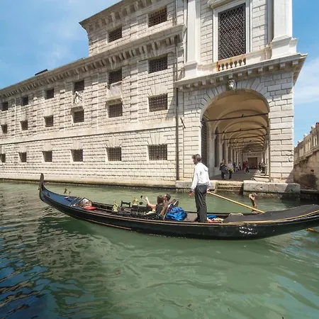 Casa Fiori 2 Nyaraló *